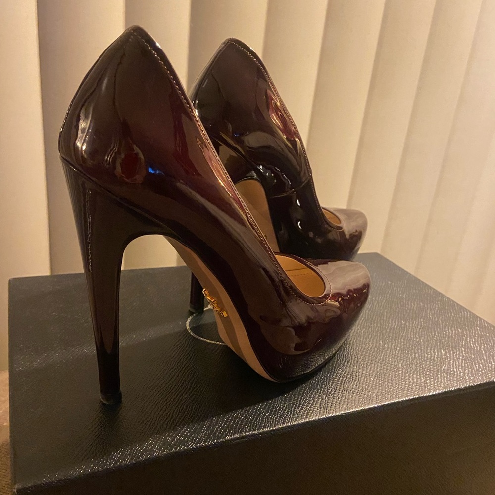 Prada Patent Leather High Heels with Platform 38/8 - Picture 2 of 8